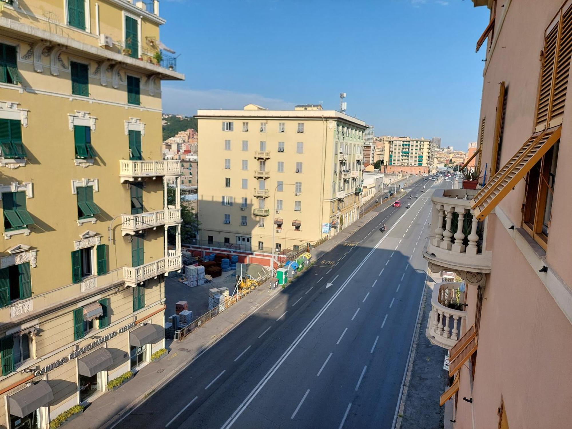 Casa Vittoria By Holiday World Genua Exteriör bild